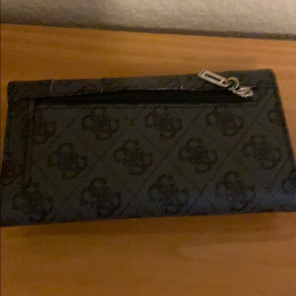 Guess wallet - Picture 3 of 3